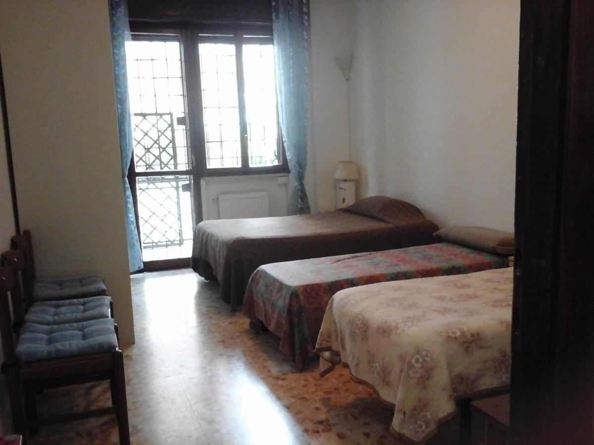 B&B Near Metro' Central Line - Only Wc In The Rooms 15 Minutes To Termini Station 20 To Spagna Square - In The Night Bus Rom Eksteriør billede